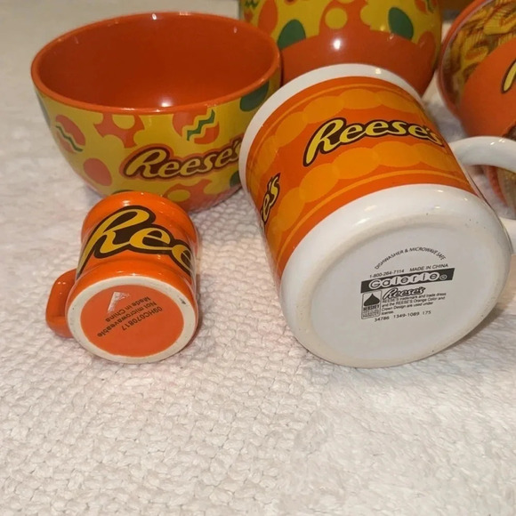 8pc Reese’s Peanut Butter & Chocolate Hershey’s Candy Bundle Collectibles/Cups - Picture 6 of 16
